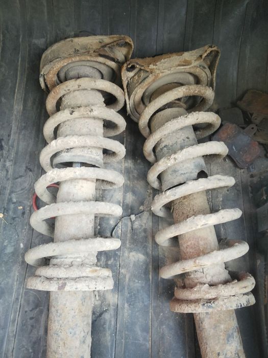 Пружини підвіски.