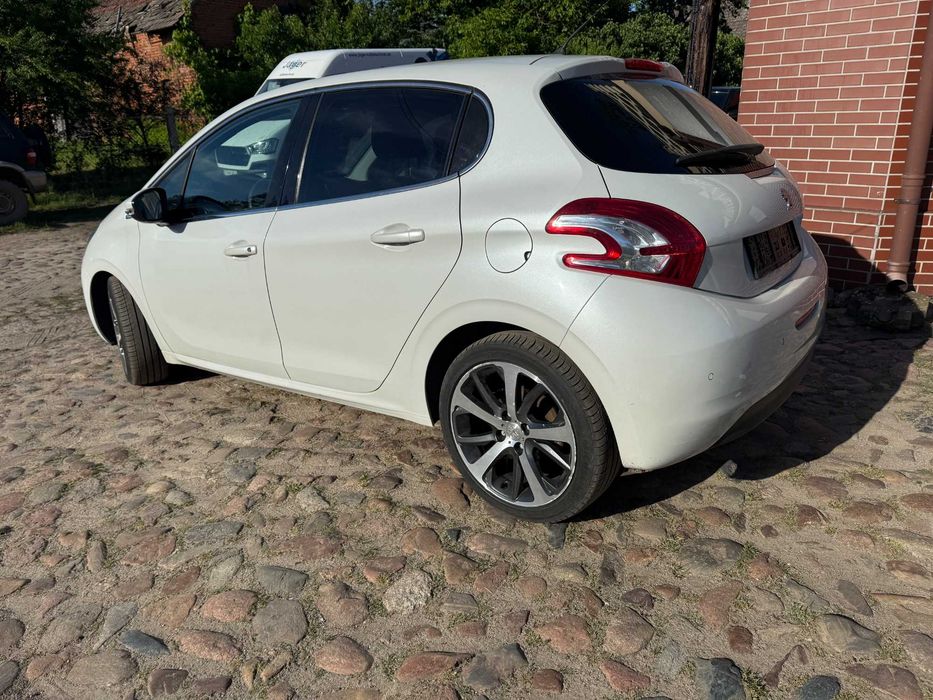 Peugeot 208 1.6 benzyna