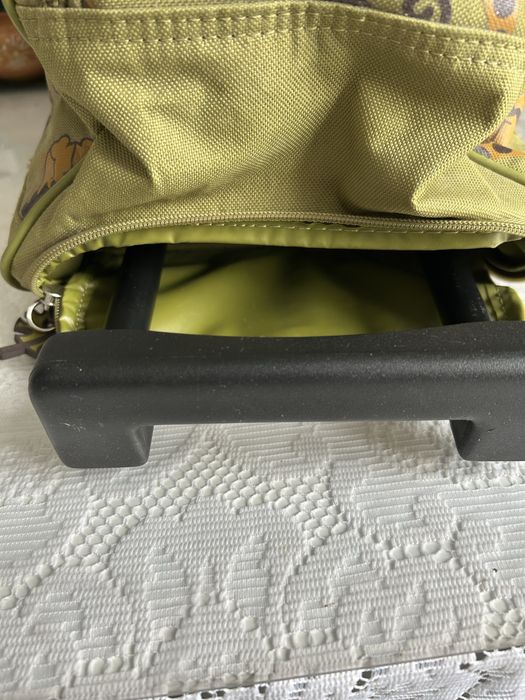 Продам дорожну   сумку на колесах.