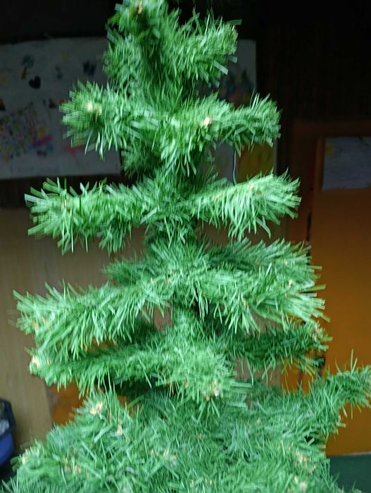 Искусственная елка 2.10 метра