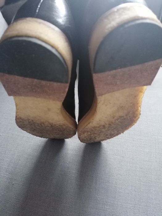 Buty ze skóry firmy Danellee