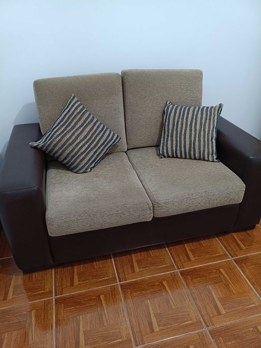 Sofá (2 pessoas)
