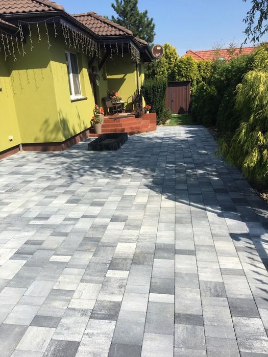 Układanie kostki brukowej. Brukarstwo.