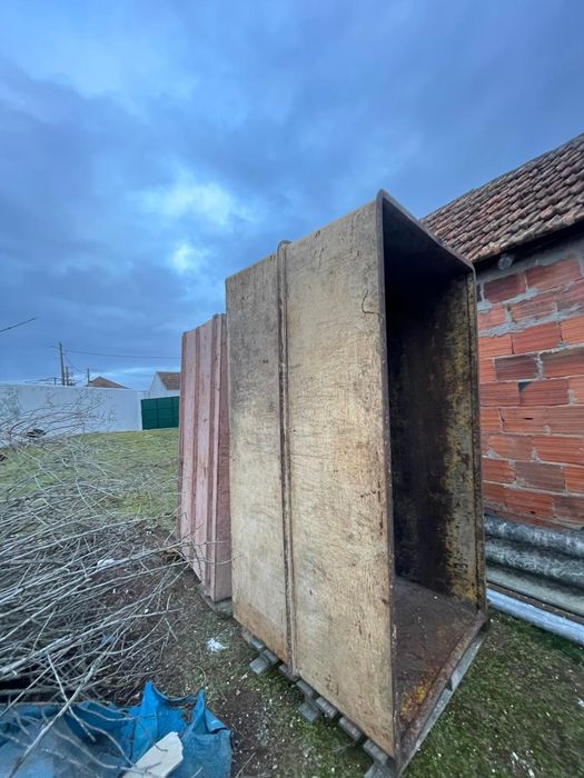 Dornas para vindima ou armazenamento de água pluvial