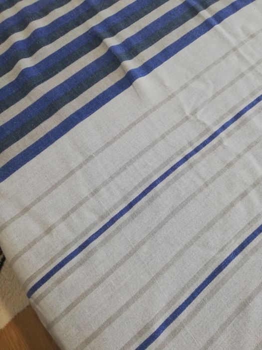 Capa de edredão azul e cinza