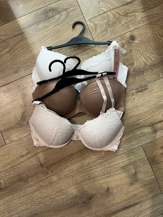 Бюстгальтер h&m розмір 75 b . 75 c . 80 c  . 85 c . 75 d. 80.d.