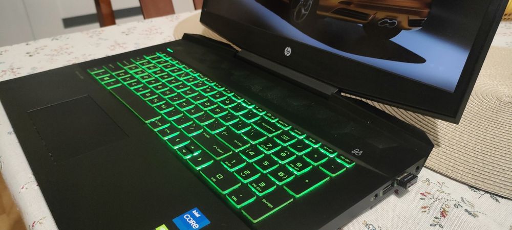 HP Pavilion 17.3 games  piękny jak ze  sklepu .. Zamienię na tańszy