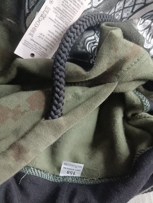 Nowa Bluza patryjotyczna z kapturem 158