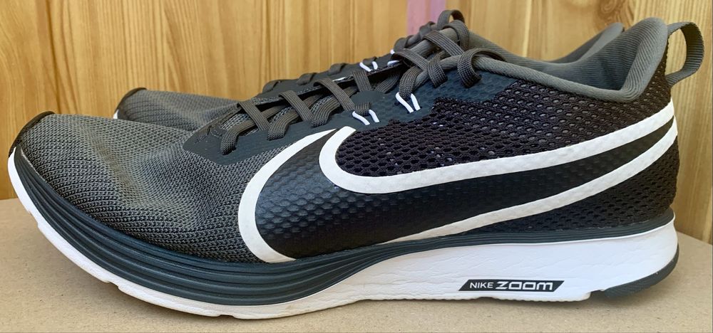 Кросівки Nike Zoom Strike 2