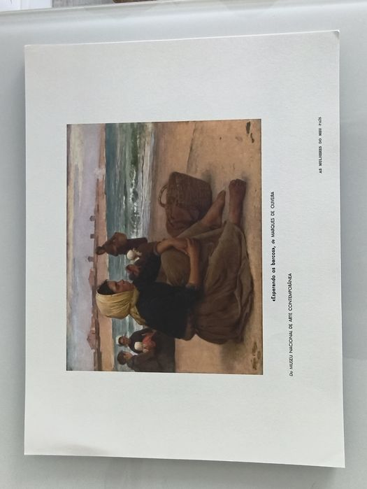 Várias serigrafias de representações de imagens de mulheres parte da obra de Maria Lamas, Mulheres do Meu País