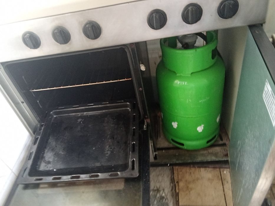Fogão a gás usado mas em bom estado