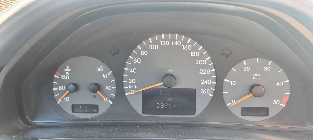 Mercedes-Benz E 220 CDI