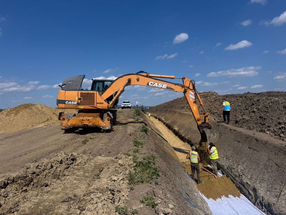 Послуги Оренда Екскаватора 20 т повноповоротний