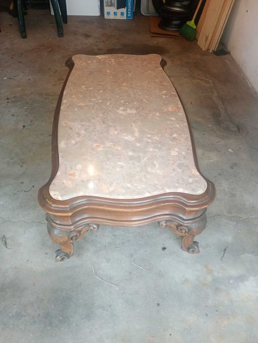 Mesinha de sala com pedra mármore