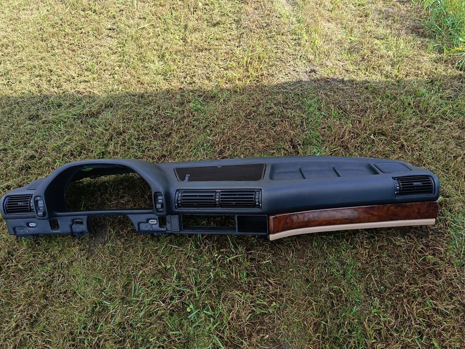 Deska rozdzielcza BMW e32 v12