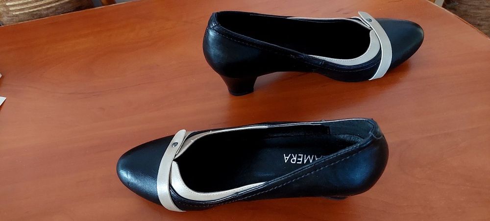 Czarne buty rozmiar 38