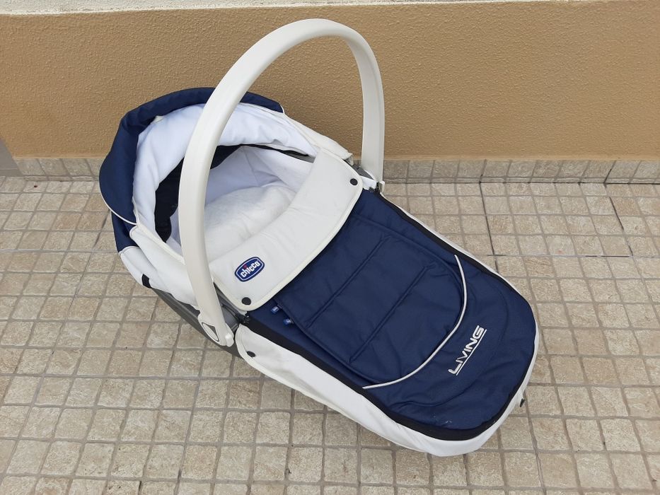 Vende se  alcofa e mala da chicco