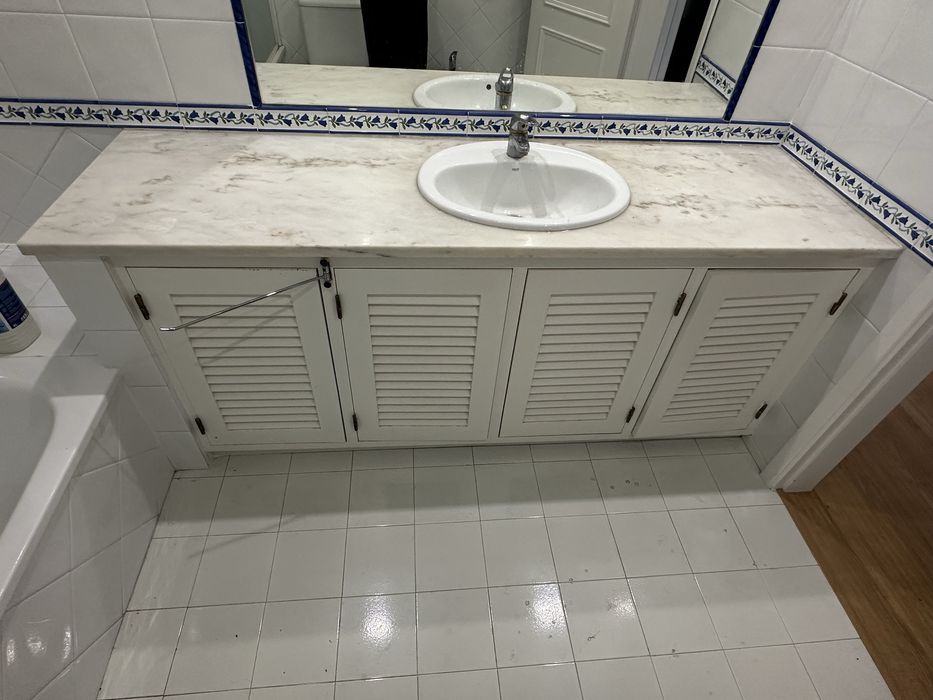 Lavatório com bancada