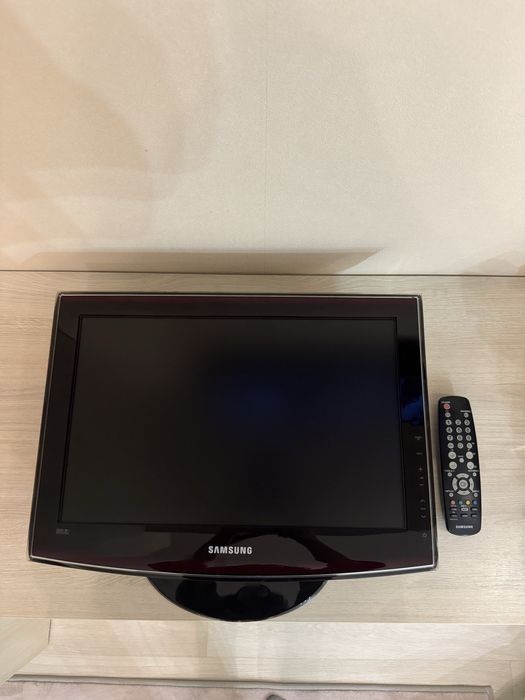 Телевизор Samsung, диагональ 19 ( 48 см)