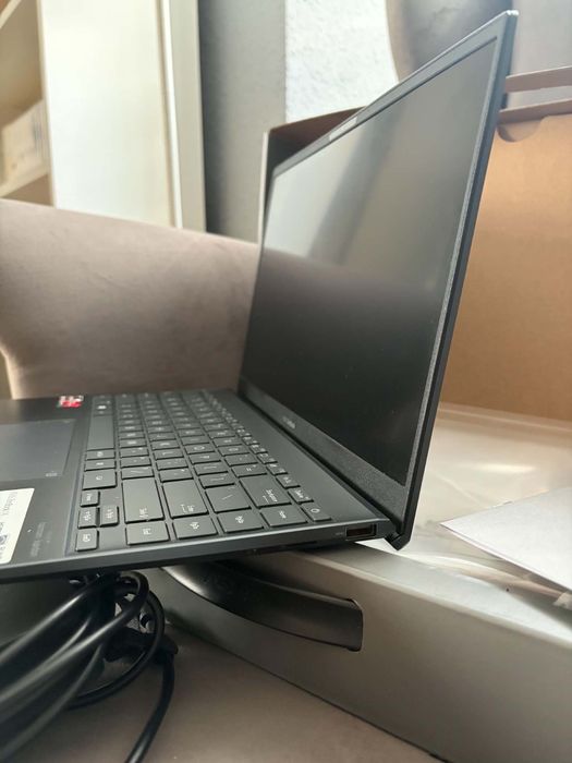 ASUS ZenBook 14 512GB Idealny stan Myszka Ładowarka Pudełko