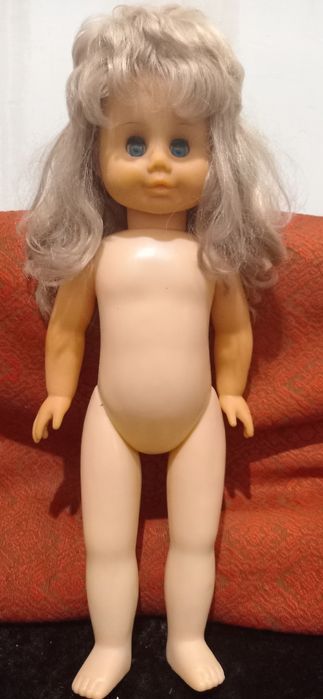 Продам куклу коллекционную