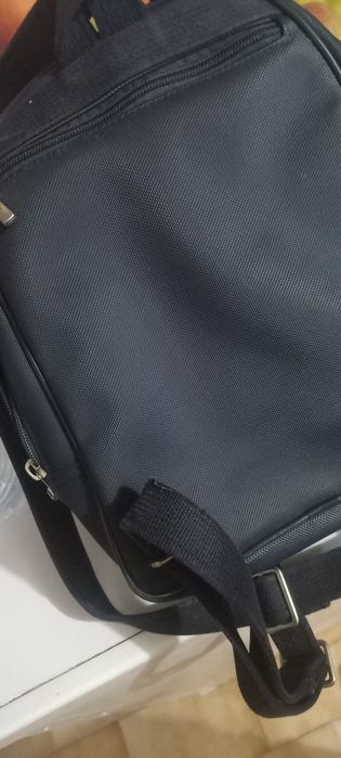 Vendo mochila da lacoste poucas vezes usada