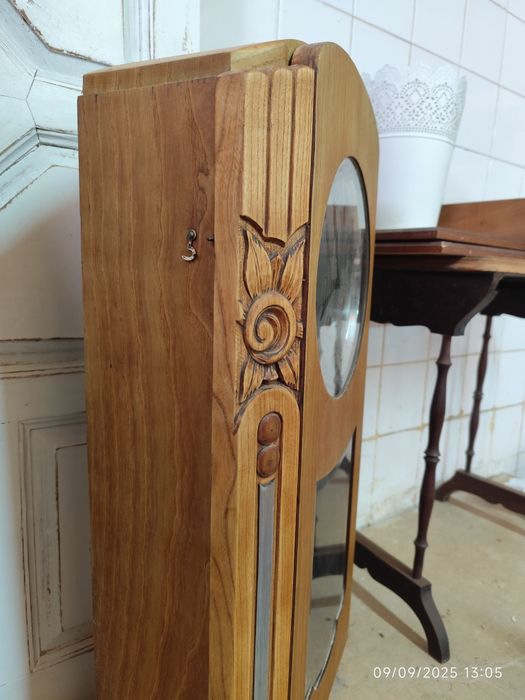 Relógio antigo de parede