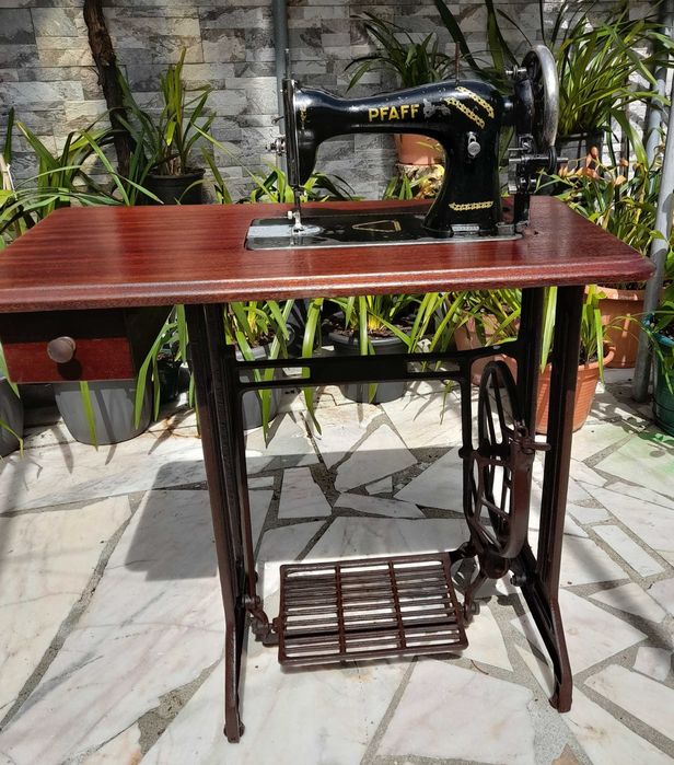 Máquina de Costura Antiga