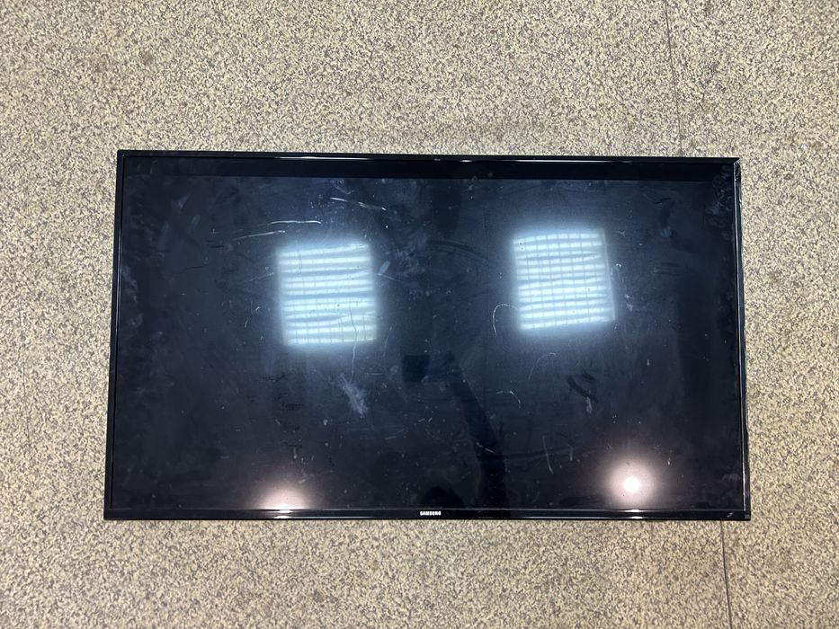Samsung UE43J5202AUXRU 43” Smart TV