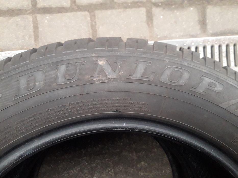 DUNLOP 205/60R16 92H, pojedyńcza opona zimowa.