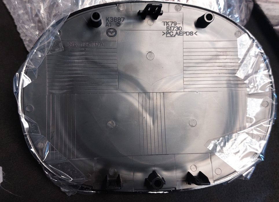 Емблема для Mazda CX5, 3,CX30 решітки радіатора BERC 51730,TK7951730