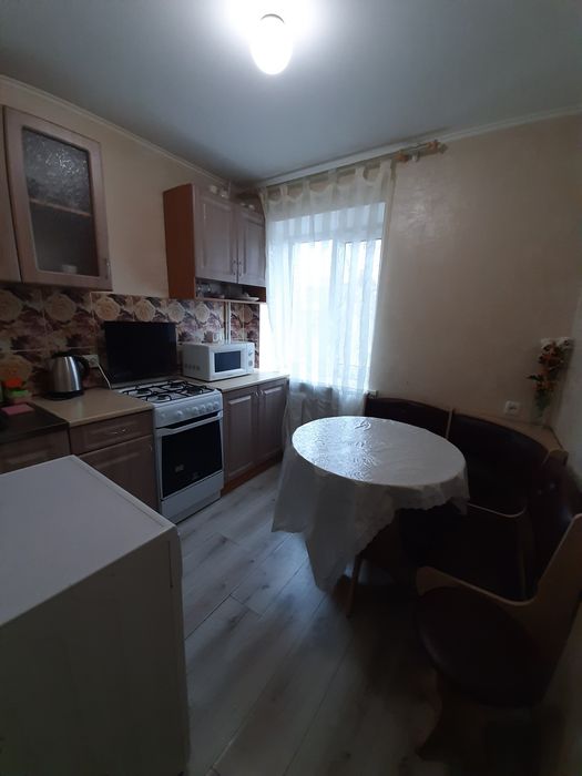 Подобово квартира з ремонтом від власника в м.Коростень Житомирської