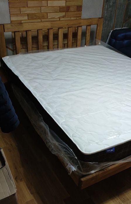 Каркас двухспальной кровати из дуба
