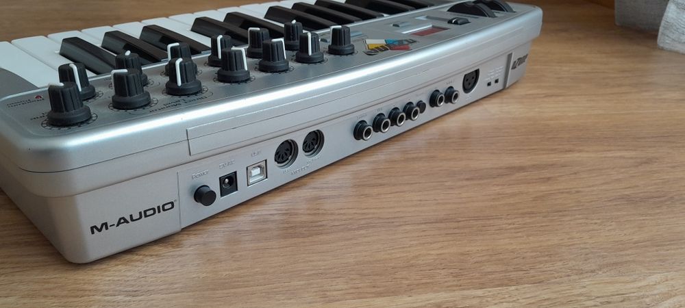 M-Audio OZONE Keyboard and Audio Interface64553045811585121