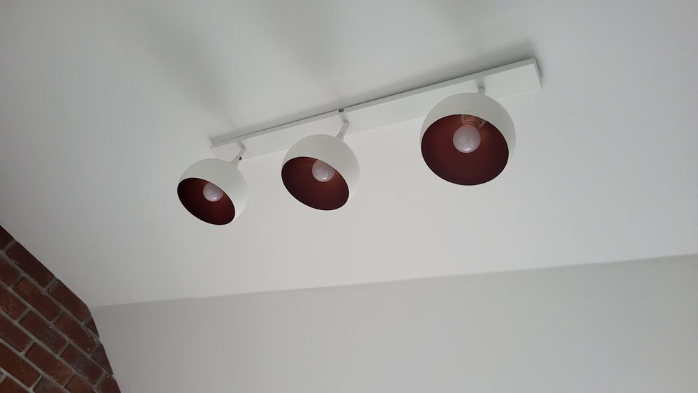 Lampa sufitowa trzy punkty świetlne