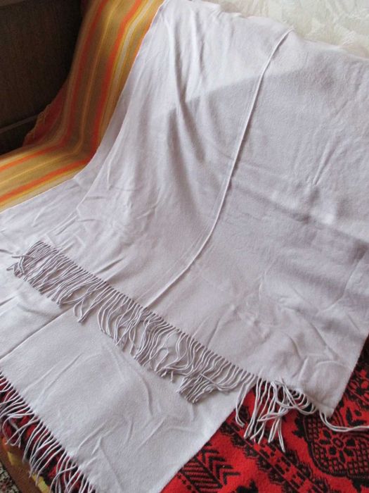 Elegancki szal w jasno liliowym kolorze