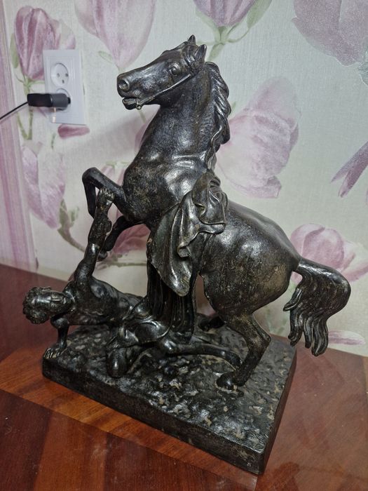 Упавший всадник 1934 год статуэтка чугунная  Касли Куса