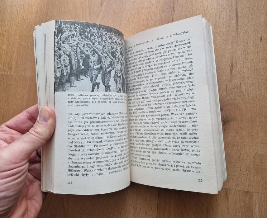 Ostatnie dni Hitlera - Trevor Roper + W kręgu Hitlera - M. Podkowiński