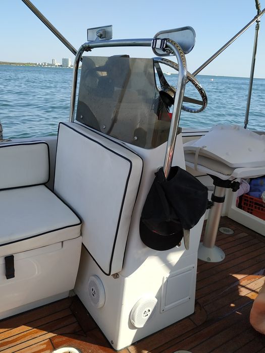 Barco semi rigido NAUTICA 2010 6.6m penta gasóleo 220cv boca hydraulic