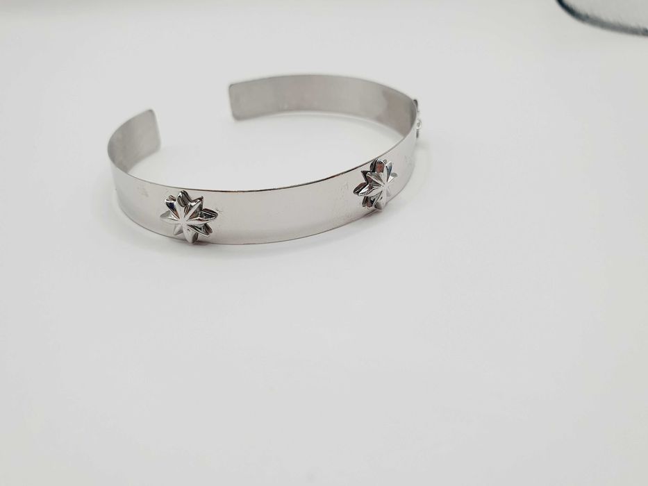 Elegancka bransoletka wykonana ze srebra próby .925