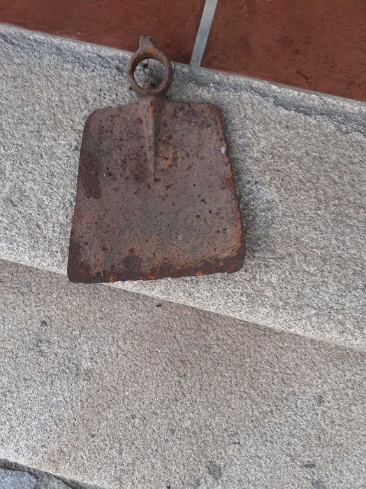 Sachola  antiga em ferro