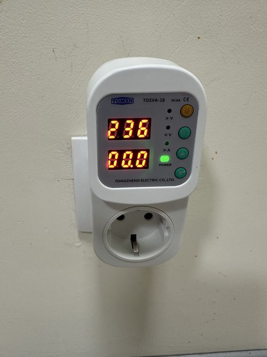 Реле напруги в розетку 220v реле напряжения  розетка з таймером