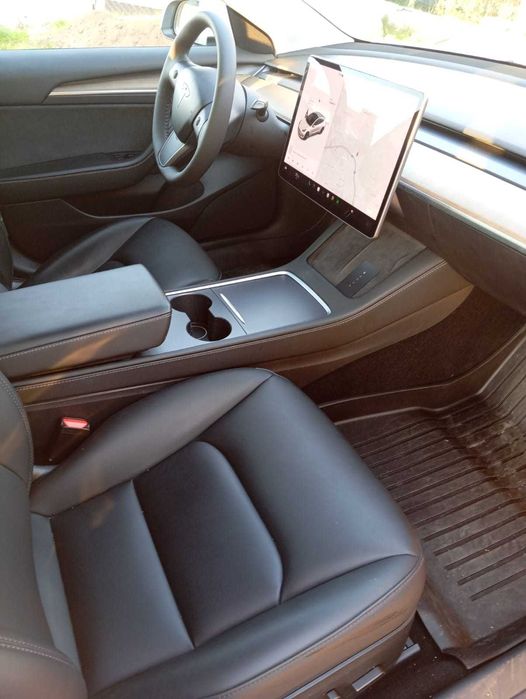 Tesla Model 3 2021 SR+