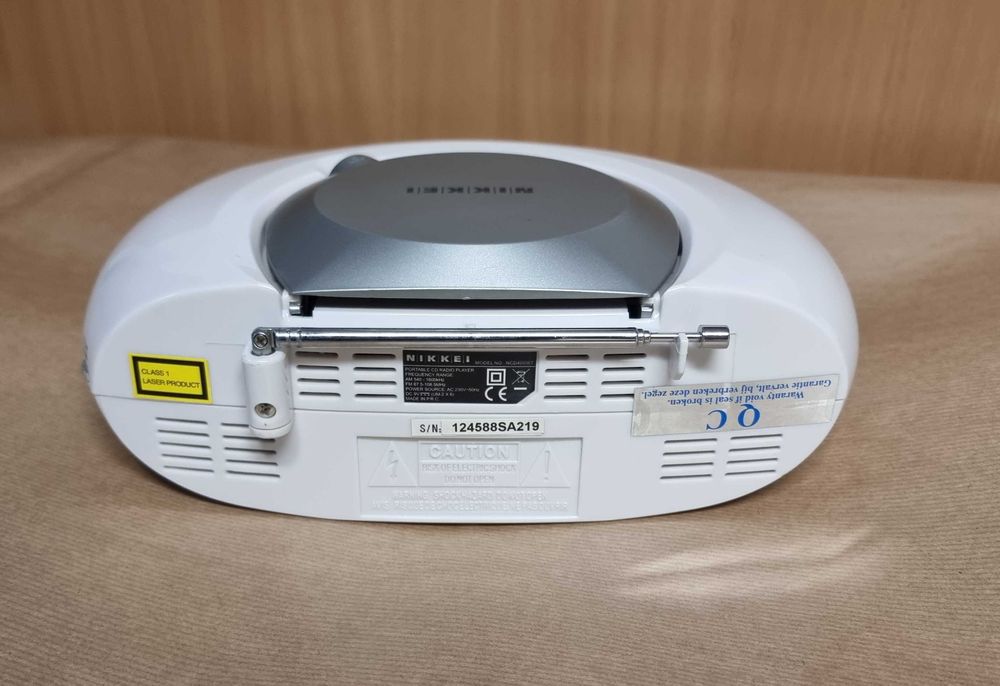 Przenośny radioodbiornik z odtwarzaczem CD NIKKEI NCD400WT