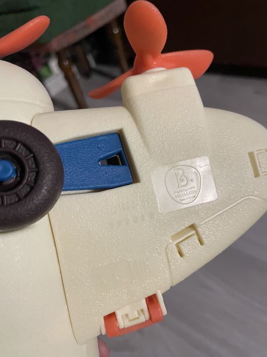 Іграшка літак Battat Баттатоліт