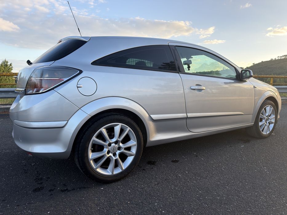 Opel Astra H 1.7 GTC