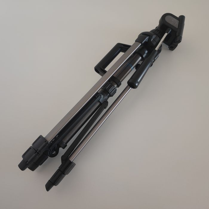 Tripé Vanguard AK-3. + Estojo