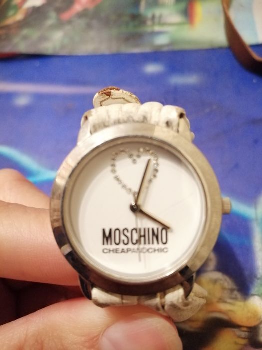 Часы Moschino