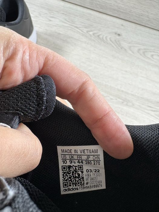 Adidas чоловічі кросівки 44 розмір