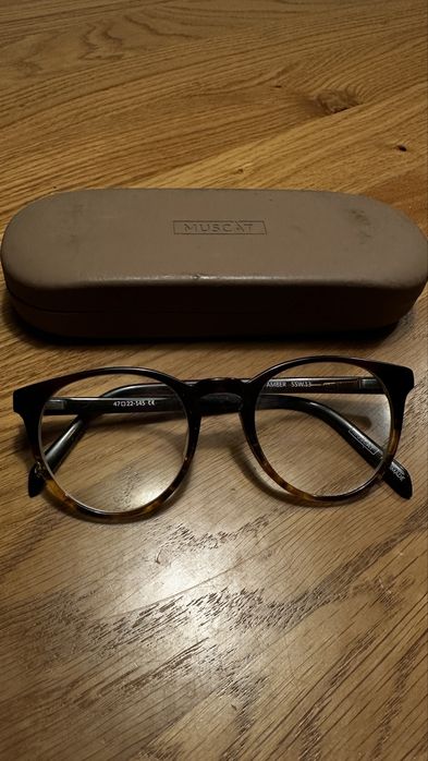 Okulary Muscat, oprawki bursztynowe